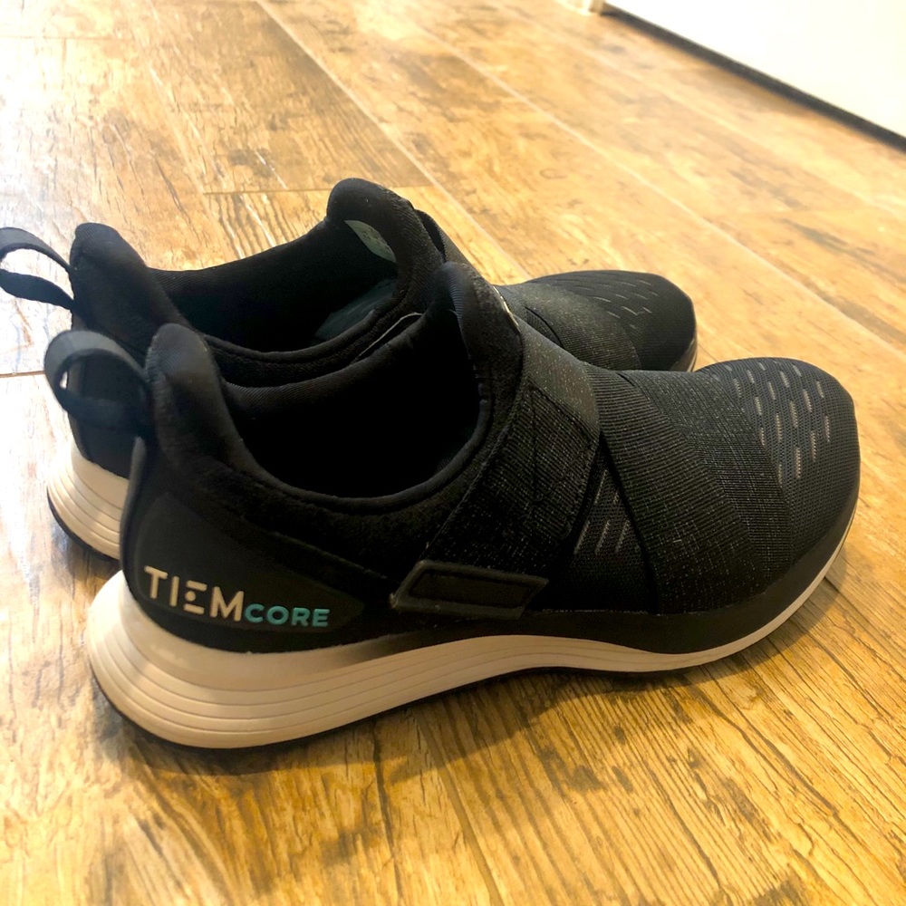 Tiem Latus in jet black. Size 5.5